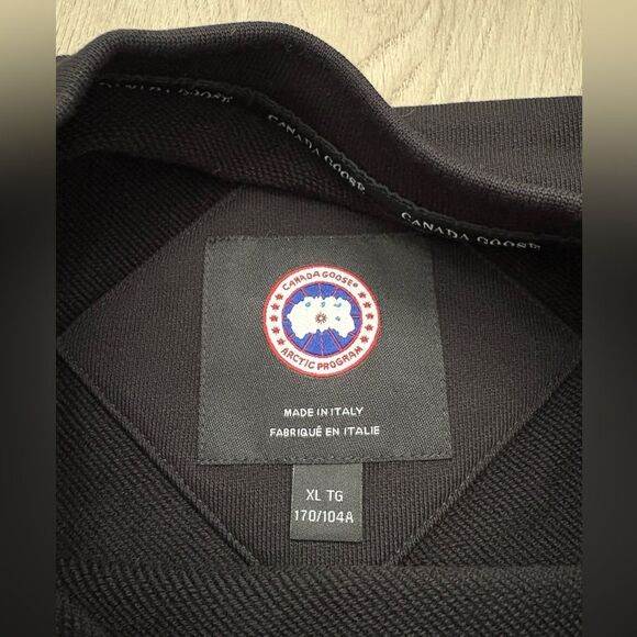 Canada Goose
'muskoka' Black Sweatshirt - Picture 5 of 7